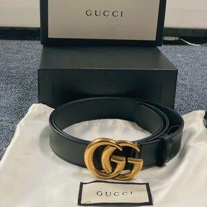 Gucci Skinny 1’ Black Leather Belt with Gold GG Buckle
